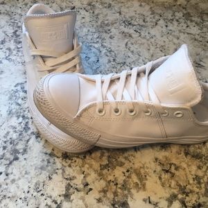 Women’s leather Converse All Star